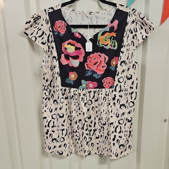 Tops - Ruffled Black and White Cap Sleeve Blouse